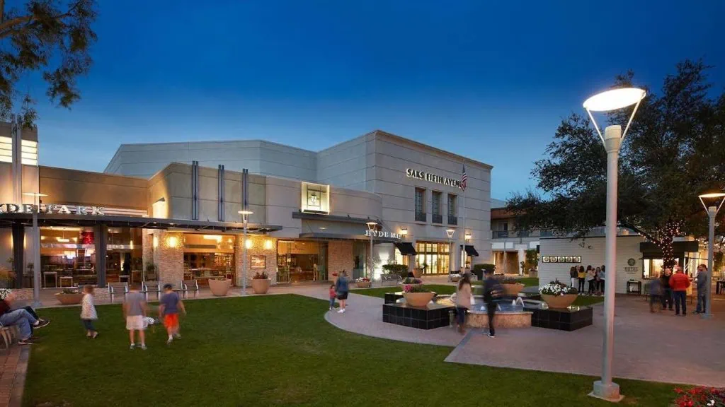Biltmore Fashion Park in Phoenix